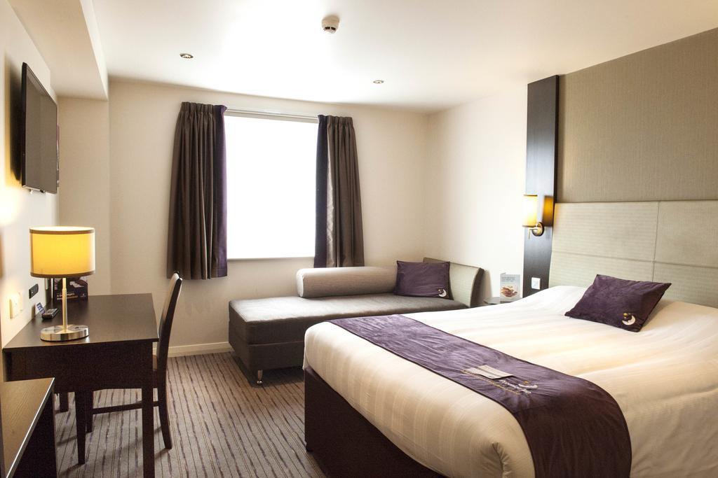 Premier Inn ダンファームリン エクステリア 写真