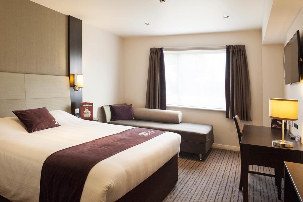 Premier Inn ダンファームリン エクステリア 写真