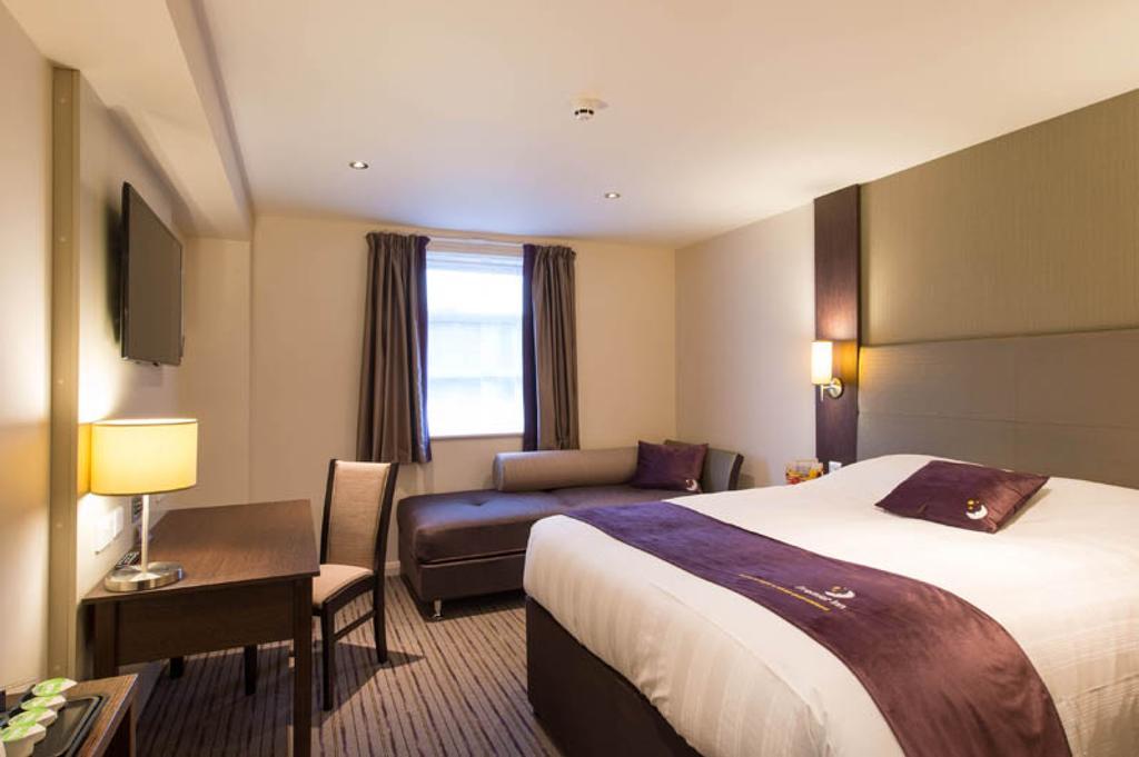 Premier Inn ダンファームリン 部屋 写真