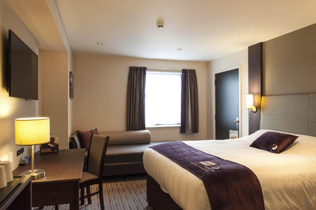 Premier Inn ダンファームリン 部屋 写真