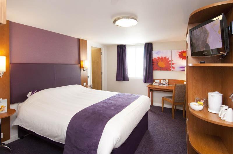 Premier Inn ダンファームリン エクステリア 写真