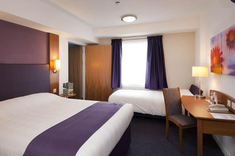Premier Inn ダンファームリン エクステリア 写真